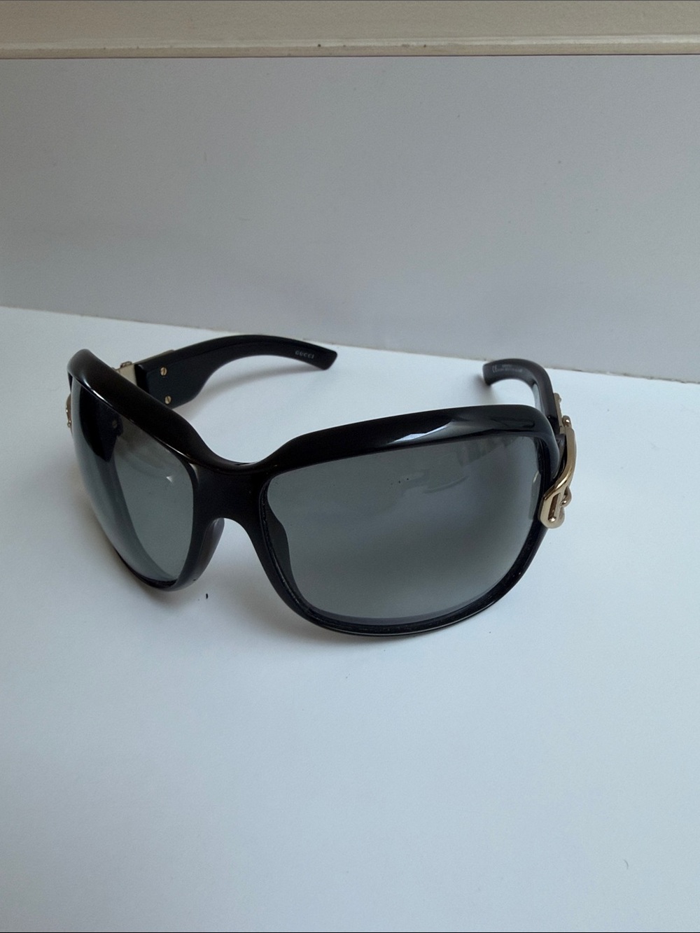 Gucci buckle sunglasses black and gold y2k
